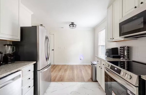 Sylvan Hills House | Luxe 3BR/2BA Retreat - 8 Min to Stadium + BeltLine