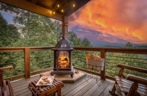 Morganton House | Luxe Cabin Hot Tub Deck Views Near Blue Ridge