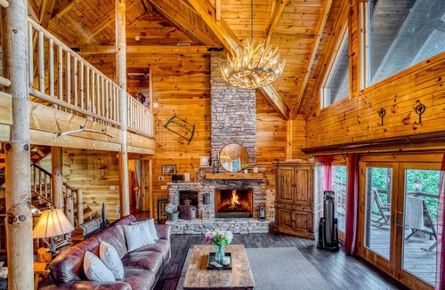Morganton House | Luxe Cabin Hot Tub Deck Views Near Blue Ridge