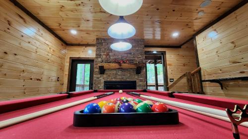 Sevierville House | Luxe Cabin with Game Room, Hot Tub & Firepit