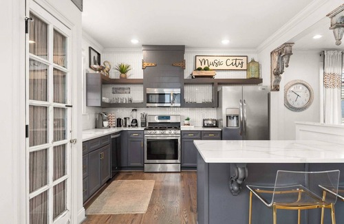 Hope Gardens House | Luxe Downtown Home - Walkable - 4 mins to Broadway