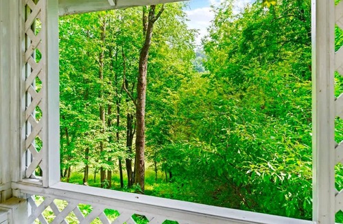 Andover House | Luxe Gated Mansion - Basketball Court Movie Theater Acreage