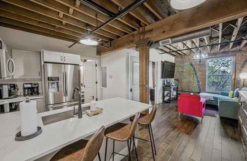 Nashville Apartment | Luxe Getaway Loft + Speakeasy | Stay Near Broadway