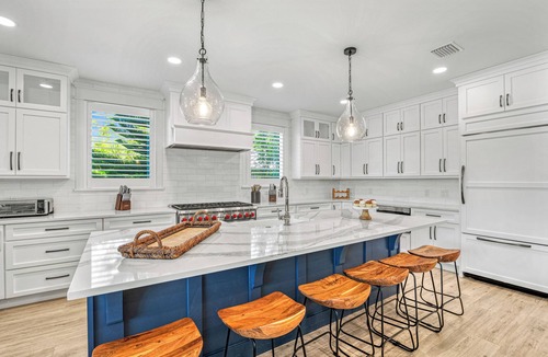 Siesta Key Village House | Luxe Lagoon | Located in SK Village! Private Pool & Spa, Rooftop, Pet Friendly 🏝️☀️🐶