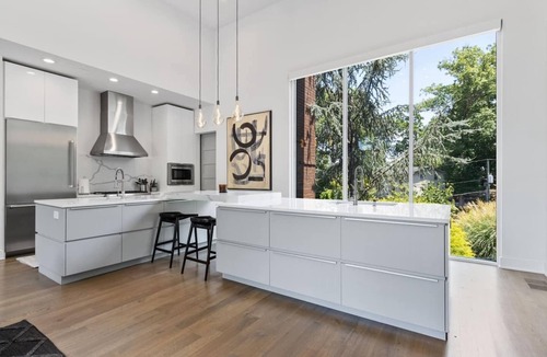 Lavista Park House | Luxe Modern 4 bdrm/4.5bath w Private pool.Sleeps 8