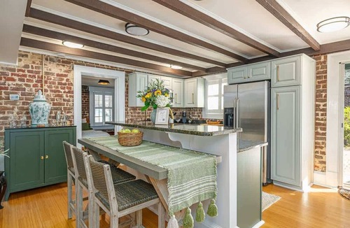 Historic District - North Apartment | Luxe Monthly 2 Bed| 2 Bath Historic Condo