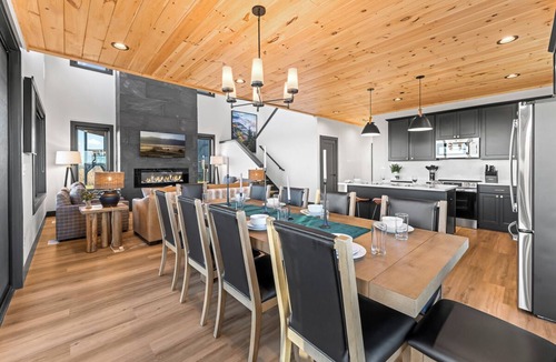 Sevierville Cabin | Luxe Mountain Lodge: Indoor Pool, Views, Fire Pit