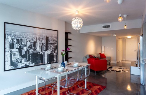 North Beach Condo | Luxurious 2BR, Pool, Hot tub, Sauna, Gym, Parking, Min to Beach