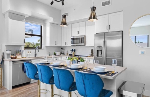 West Palm Beach Apartment | Luxurious Brand-New Coastal 2 Bedroom
