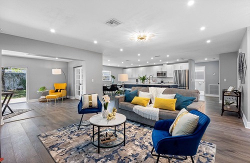 Temple Terrace House | Luxurious Golf Course Retreat
