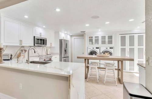 Fairway Village House | Luxurious Golf View Home w/Screened Lanai, Chef’s Kitchen | Office | Pool Access in Saddlebrook!