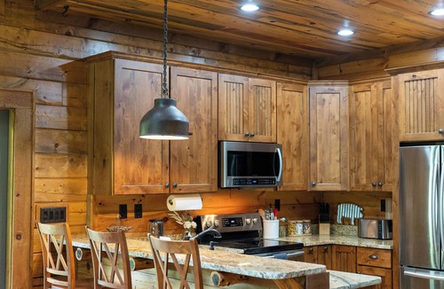 Monterey Cabin | Luxurious Log Cabin Retreat: Your Private Getaway