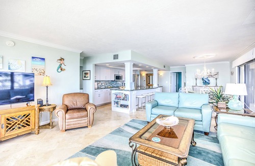 Key Colony Beach Condo | Luxuriously Remodeled & Expansive Wraparound Ocean Views