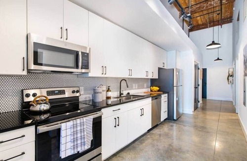 Judson Apartment | Luxury 1-bedroom apartment with pool