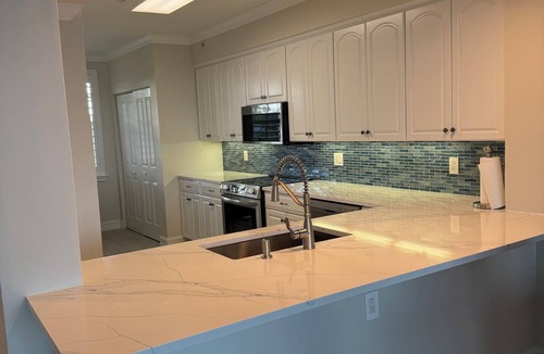 Islamorada Condo | ☀️Luxury 3 BR Remodeled! Ocean View PoolSpa, MarinaBikes Boat Slip Tennis/Pickle