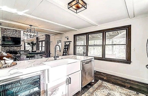 Big Canoe Cabin | Luxury 3BR Retreat in Big Canoe-Hedgehog Hollow