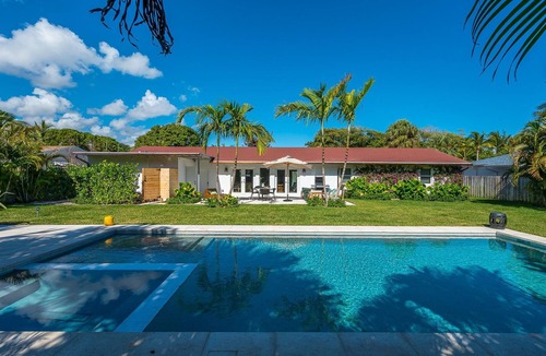 Bel Air House | Luxury 4 Bed, 3.5 Bath Designer Pool Home. Pets Welcome!