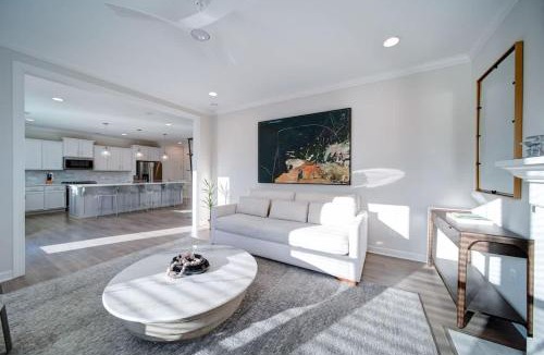 Pineville House | Luxury 4BR Escape - Premium Modern Comfort
