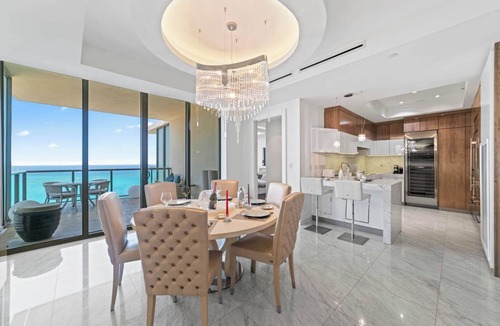 Bal Harbour Condo | Luxury 5 Stars – Oceanfront Stay for 4 w/World-class Amenities