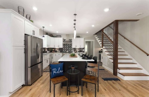 Dunean House | Luxury 5BR Downtown | Hot Tub | FirePit | GameRoom