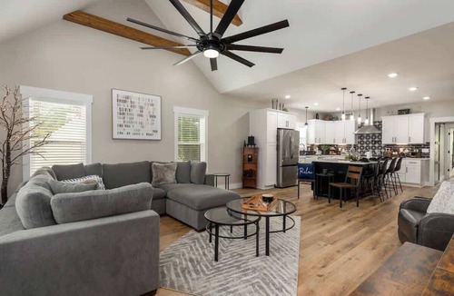 Dunean House | Luxury 5BR Downtown | Hot Tub | FirePit | GameRoom