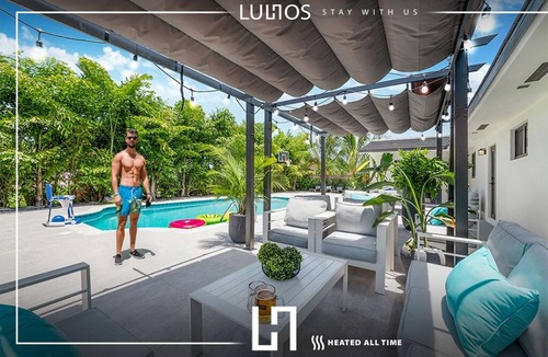 University Park House | Luxury 5BR Getaway w/Pool, Games & BBQ Fun