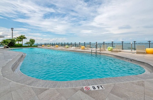 Allapattah Apartment | Luxury Apt in Miami w/ pool & spa in the rooftop