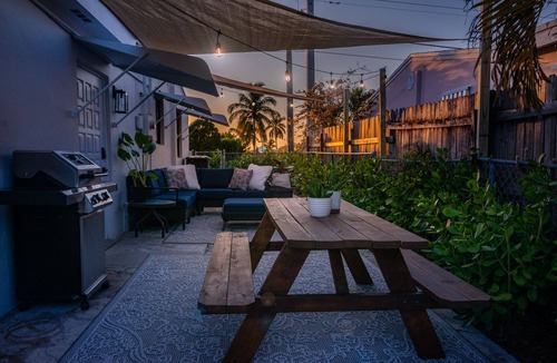 Southwest House | Luxury Boho Cottage Fully Fenced In Near Beach, Zoo & Shopping