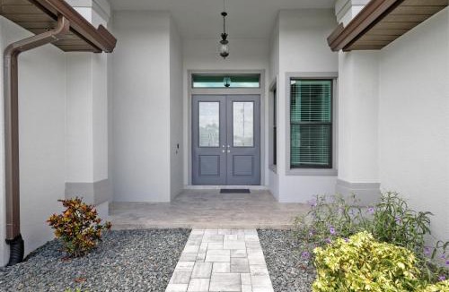 Burnt Store Villa | Luxury breathtaking Villa with direct Gulf access & Heated Pool, Villa Manatee Sight