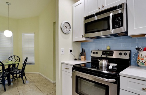 Trailer Estates Condo | LUXURY CONDO, FREE WIFI, IMG 3 MINUTES, POOLS, TENNIS, ANNA MARIA BEACHES