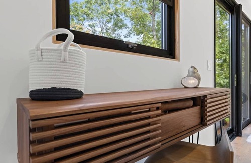 Young Harris Apartment | Luxury Container | Fire Pit Sauna & Pool Access