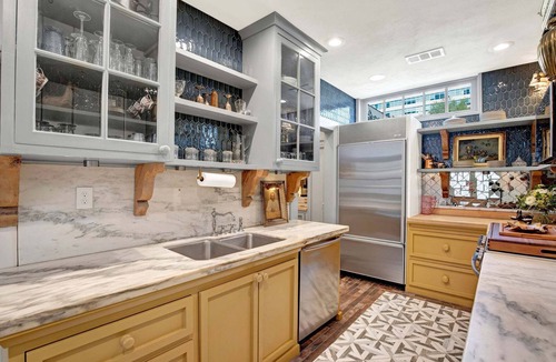 Historic Downtown Savannah House | Luxury Downtown Savannah Retreat | Heated Pool Access