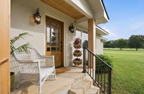 Evensville House | Luxury Golf Course Retreat with Mountain Views