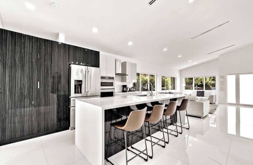 North Bay Village House | Luxury House 4 beds Pool w Jaccuzzi