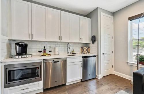 SoHo Apartment | Luxury Living Superior Home in Prime Tampa Location