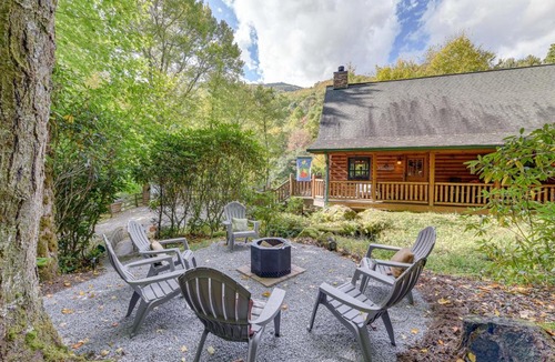 Cataloochee Ranch House | Luxury Maggie Valley Log Cabin, Private Retreat!