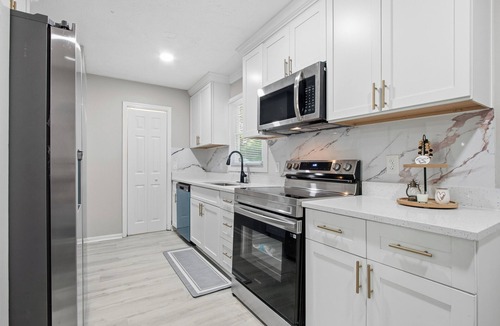 Doraville House | Luxury Modern Ranch & Newly Renovated