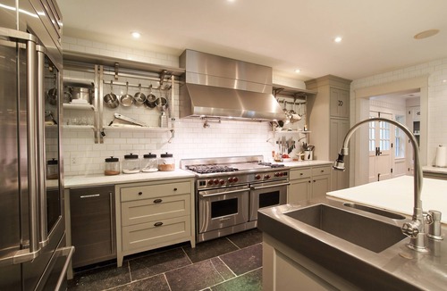 Vilas House | Luxury Mountain Farmhouse with Sauna, Sleeps 16