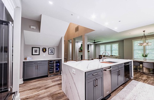 Greensboro Condo | Luxury One of a Kind Lake Oconee Condo 3BR/3 bath