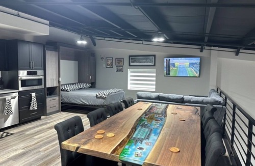 Highland Apartment | Luxury Racing Garage…make Sebring your play ground.