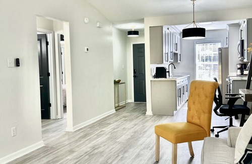 Tallahassee House | LUXURY RENOVATED TOWNHOUSE CLOSE I-10