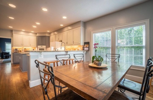 Helen House | Luxury Riverfront Retreat | Hot Tub | Walk to Town