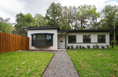 Lakewood House | Luxury San Marco Home- (Heated) Pool 3BD 2BA - Sleeps 10