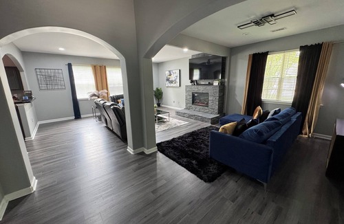 Simpsonville House | Luxury spacious 4 bedroom home in simpsonville