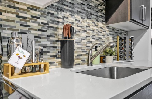 West End Apartment | Luxury Studio with Balcony and Makeup Room