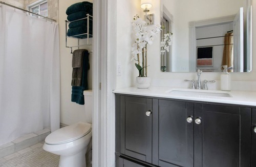 Dixon Park House | Luxury Victorian Retreat | Heated Pool
