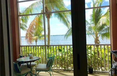 East 1st Street Condo | Luxury Waterfront Loft Condo