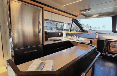 Allapattah Boat Rental | Luxury Yacht Stay on the Miami River – Waterfront Living Redefined