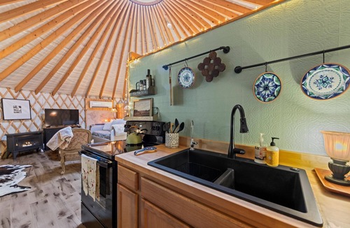 Cherokee House | Luxury Yurt in Bryson City close to Best Hiking in Smoky Mountains