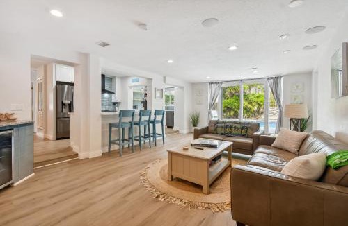 South Pinellas Community Council House | Mad Beach HideAway - Private Pool 4 Bed 3 Bath